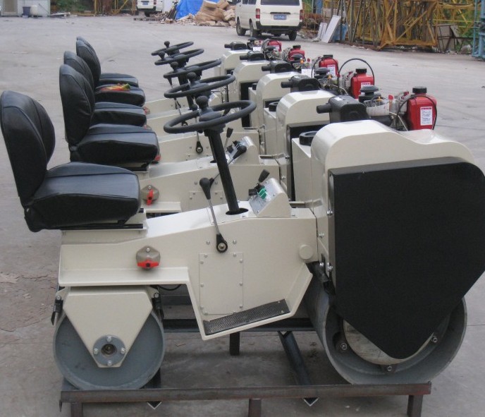 印度客戶來(lái)訪，并訂購(gòu)FYL-850座駕壓路機(jī)
