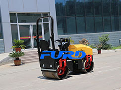 抓住特色打通渠道，全液壓小型壓路機廠家順利發(fā)展